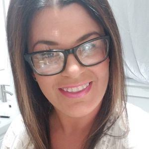 Meet your Posher, Hilary